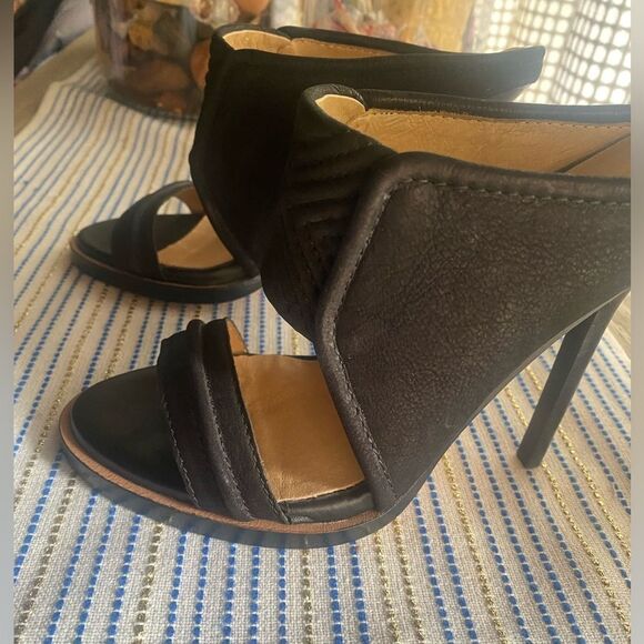L.A.M.B. Black Leather Suede Open Toe Stiletto Sandals Size 6 - Picture 5 of 16